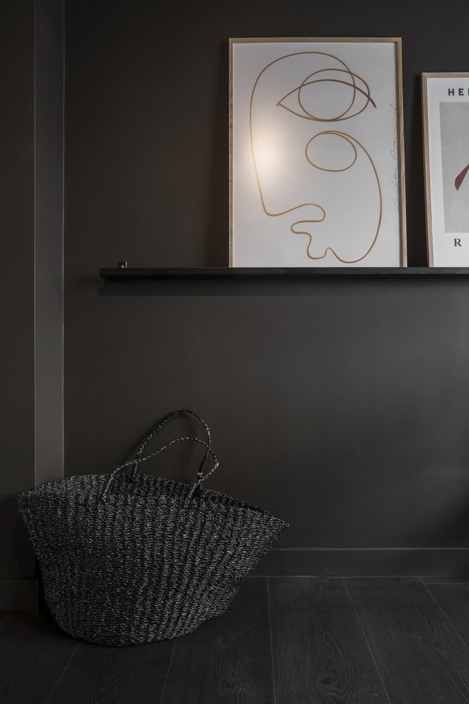 F022-INT4 Black Beauty HD.jpg